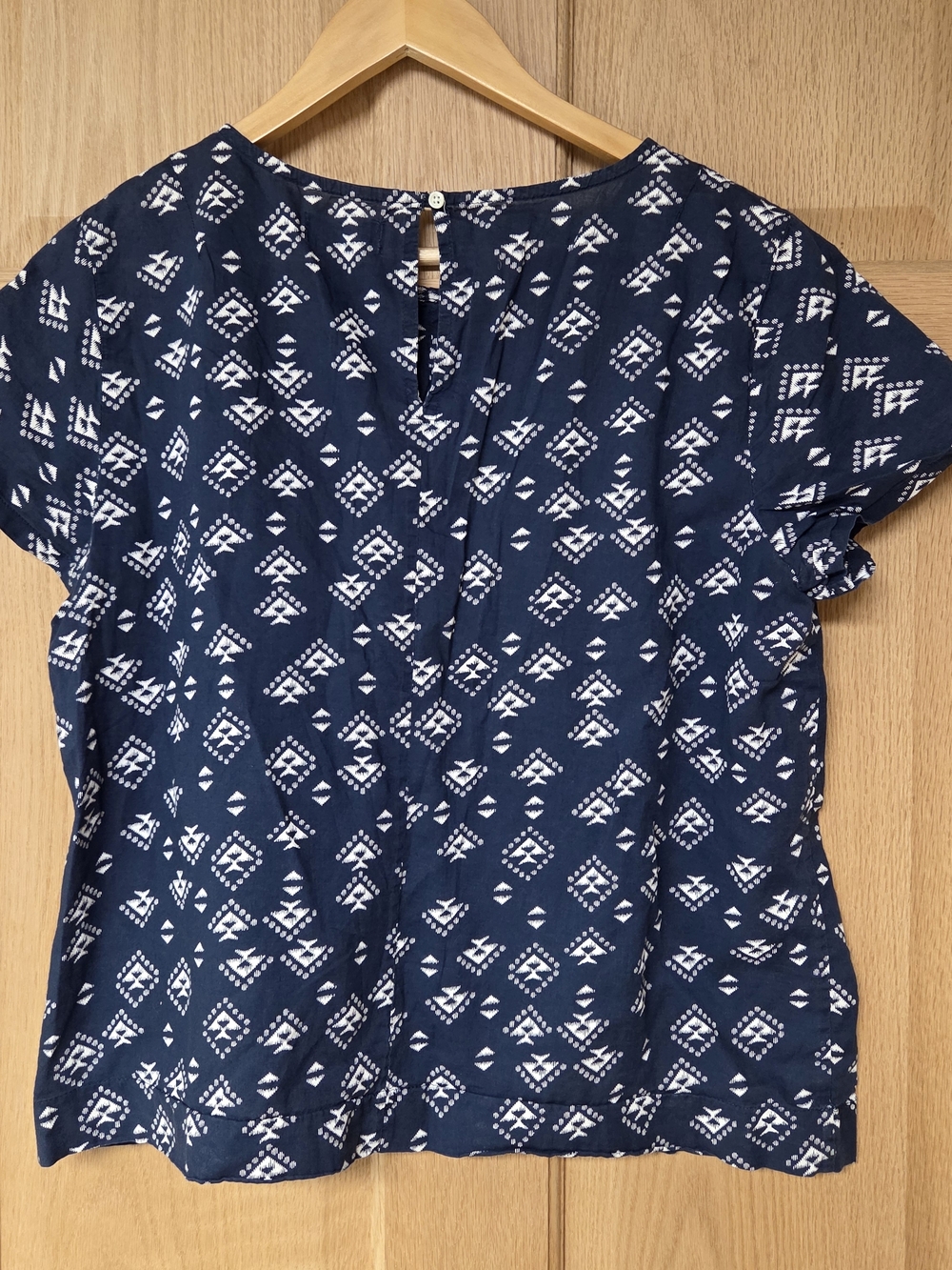 Gap Women’s Navy Printed Short-Sleeve Top Large - Picture 3 of 8